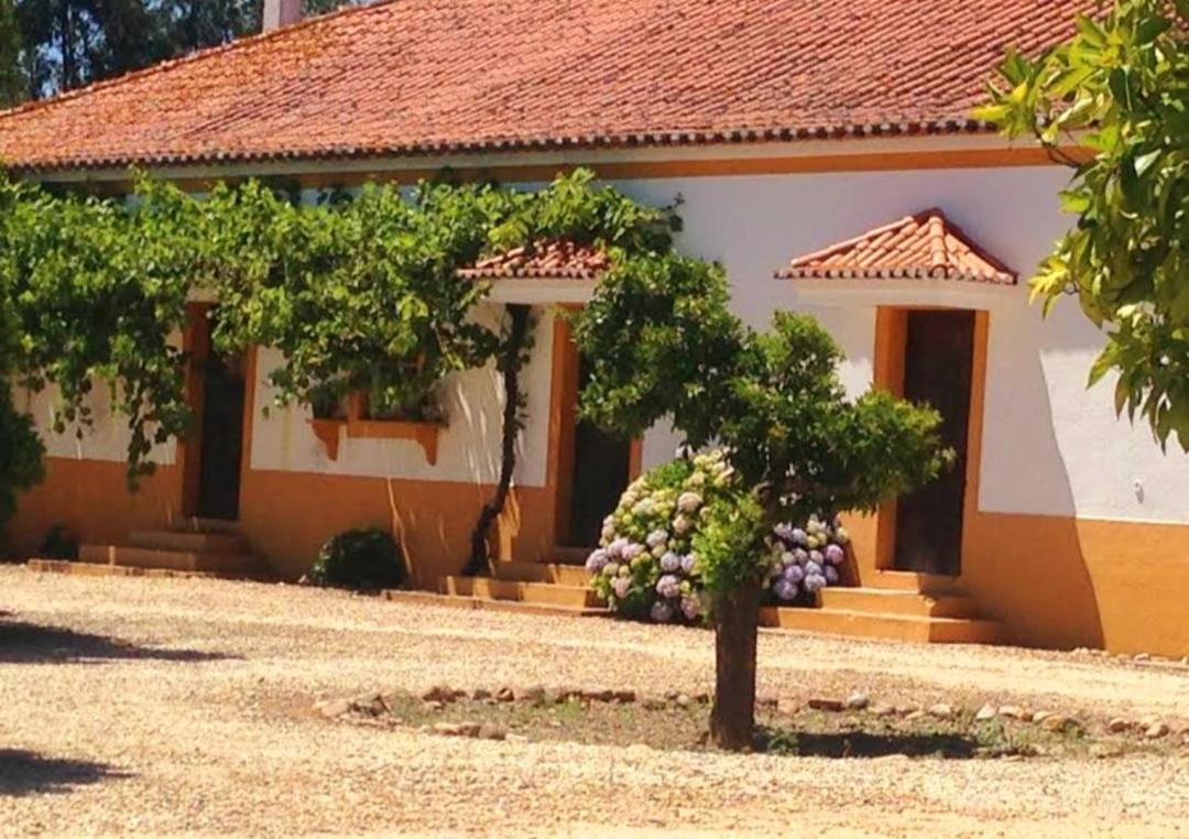 Gasthaus Casas Herdade Do Convento Da Serra Almeirim Exterior foto